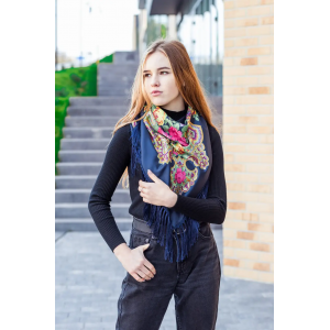 Хустка жіноча на голову з народним орнаментом на флісі LEONORA темно-синій з бахромою. Photo 2