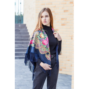 Хустка жіноча на голову з народним орнаментом на флісі LEONORA темно-синій з бахромою. Photo 3